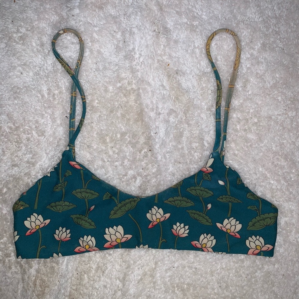 Benoa swim lotus top